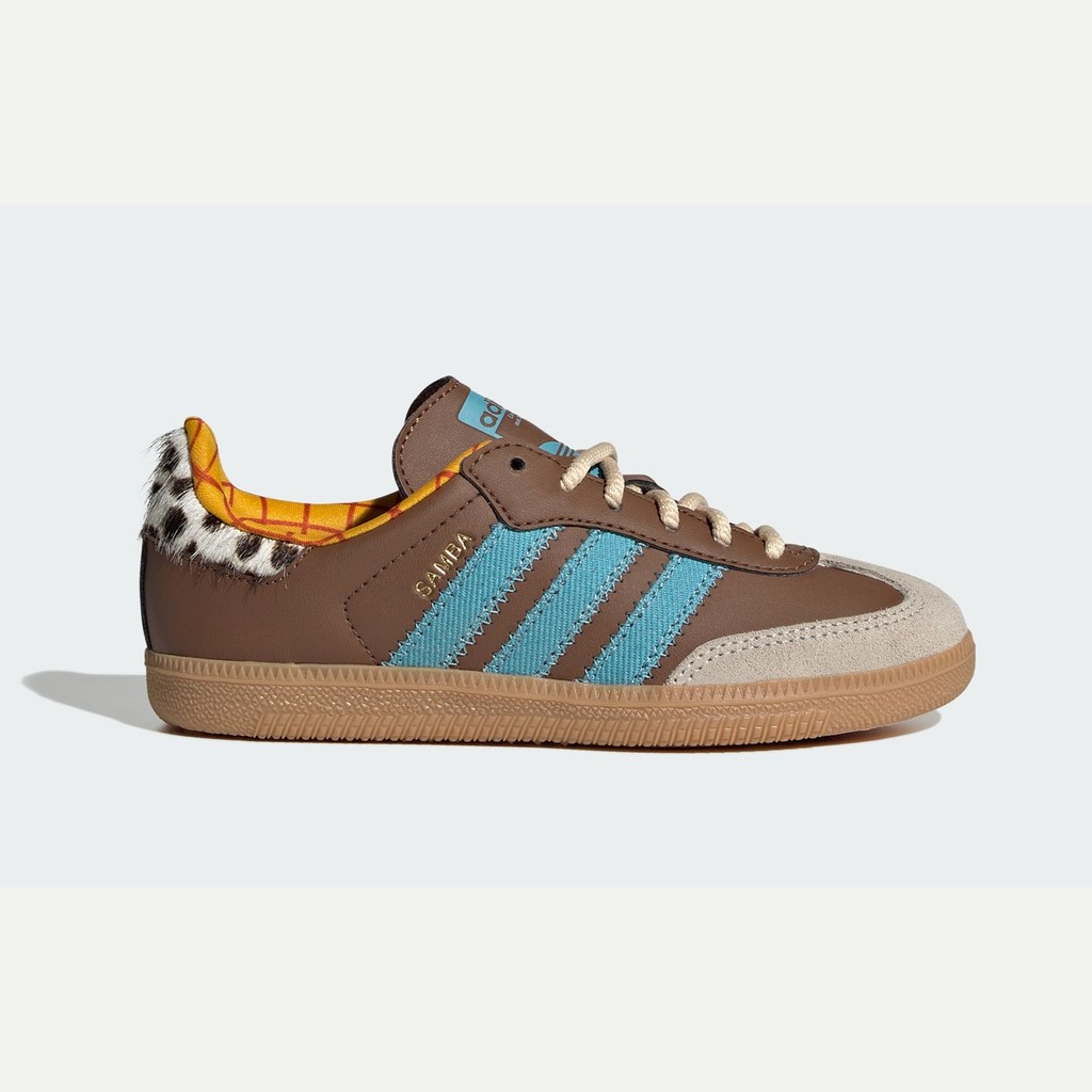 Adidas سامبا — كما في الصورة